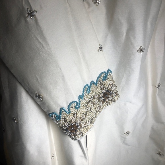 - Mens White Embellished Kurta with Pants - Picture 11 of 11